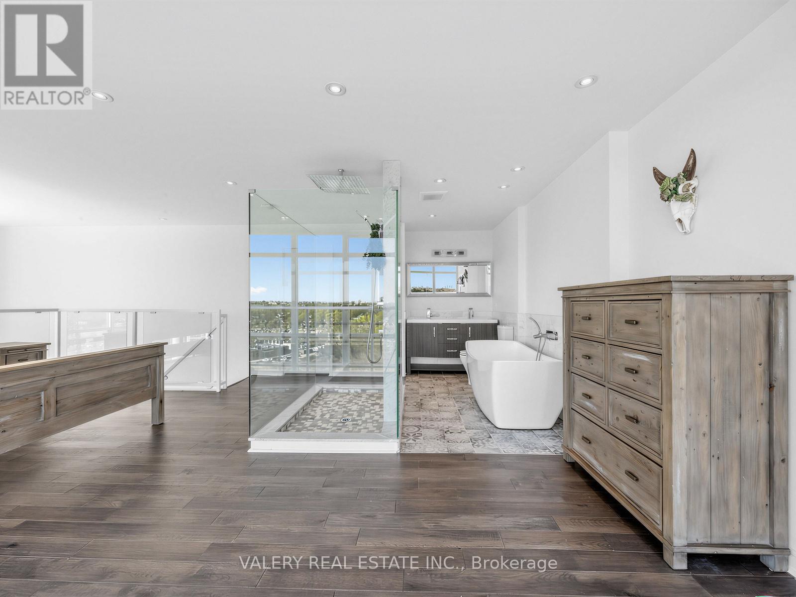 #827 250 MANITOBA STREET - Image 12