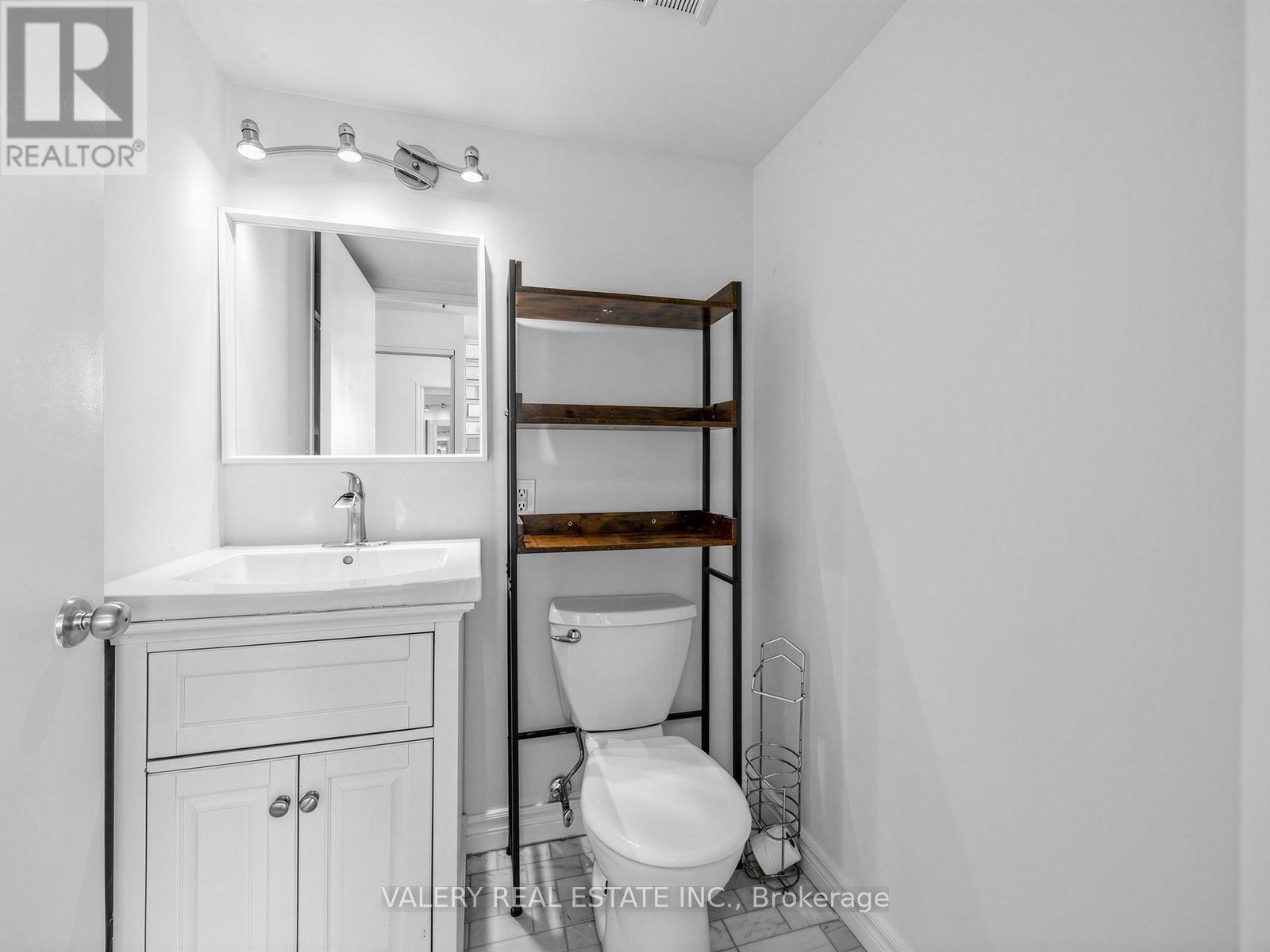 #827 250 MANITOBA STREET - Image 17