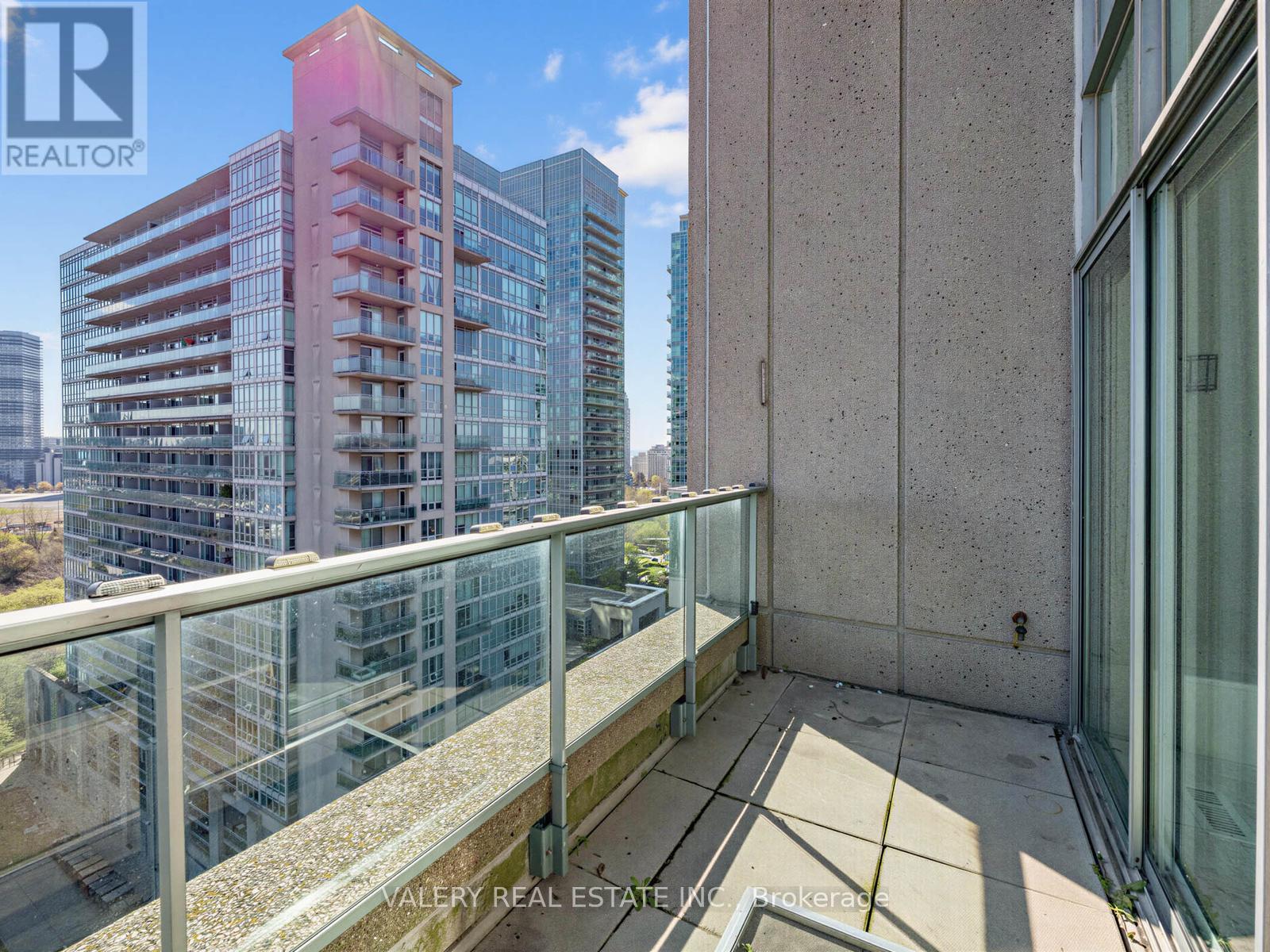 #827 250 MANITOBA STREET - Image 19