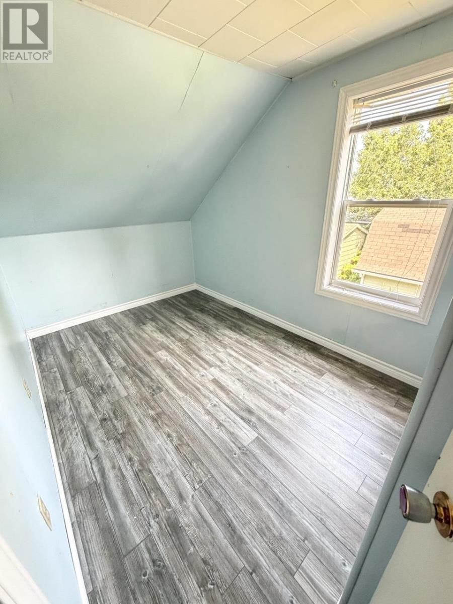 479 Sheen Street - 12