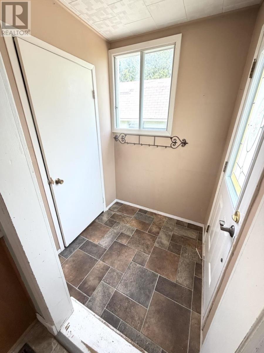 479 Sheen Street - 14
