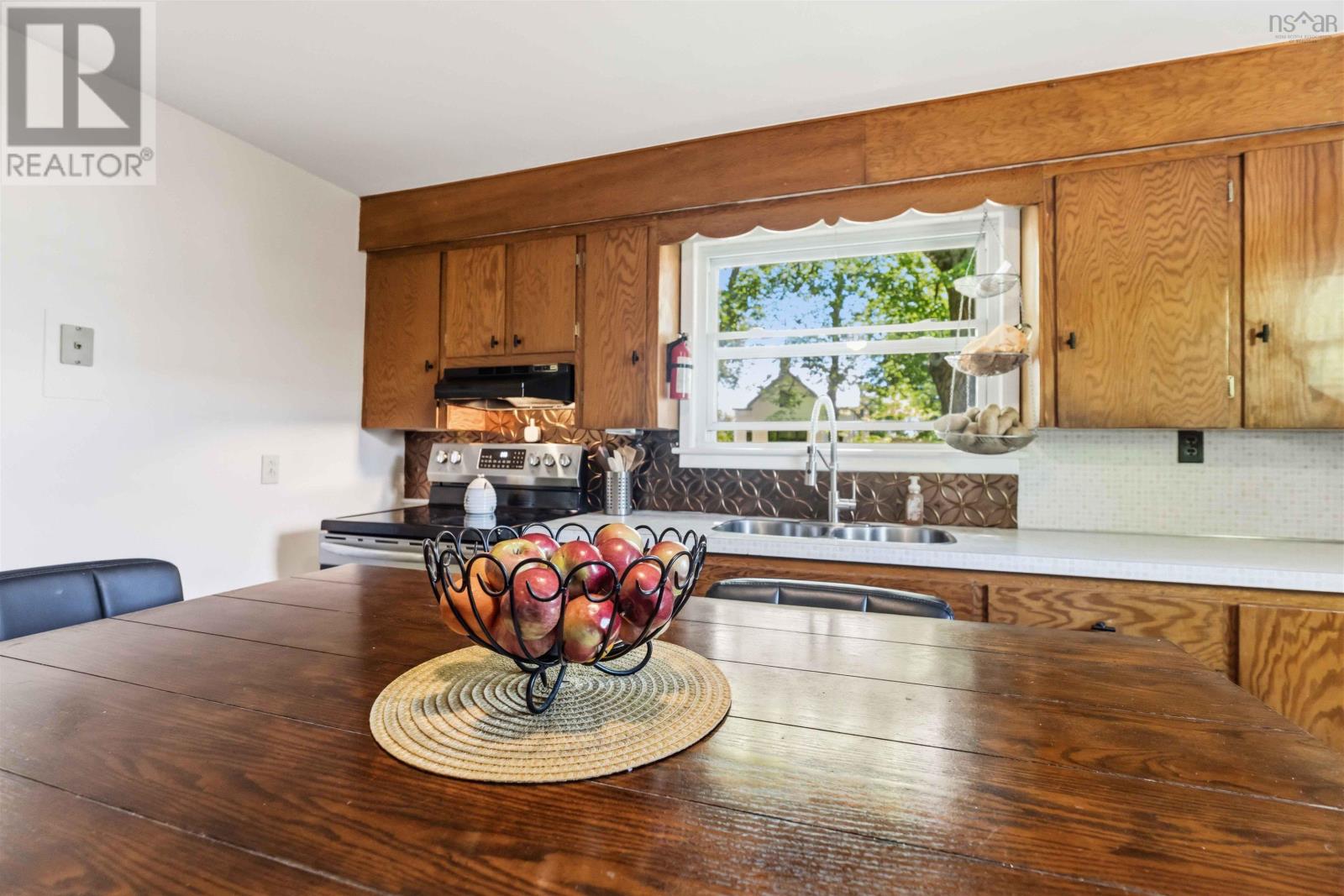 998 Maple Avenue - 12