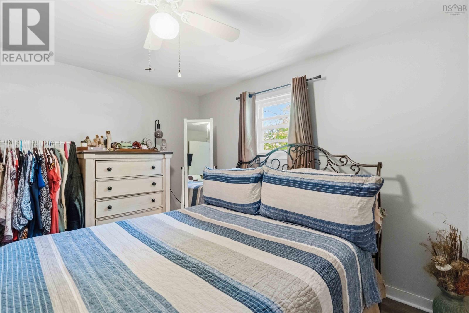 998 Maple Avenue - 14