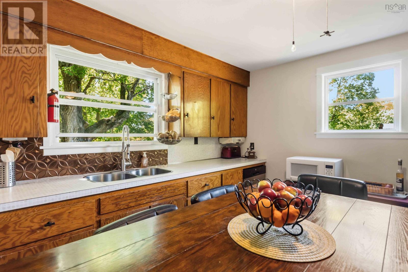 998 Maple Avenue - 11
