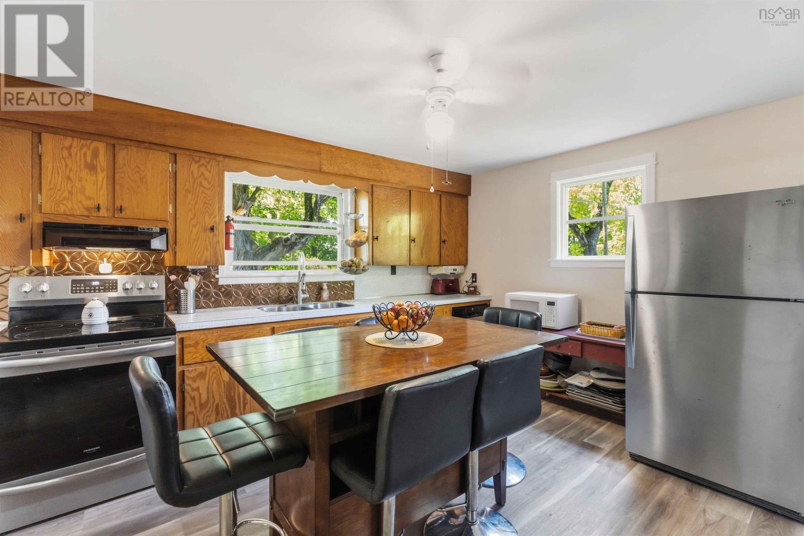 998 Maple Avenue - 9