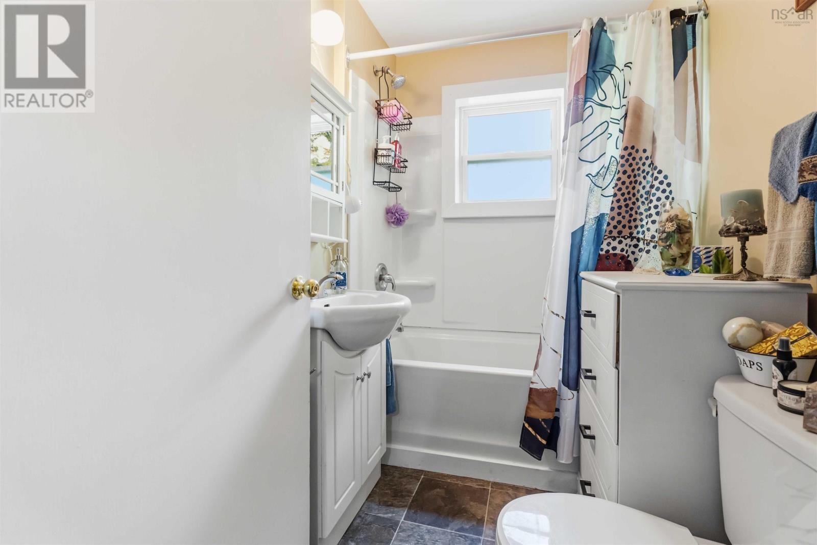 998 Maple Avenue - 25