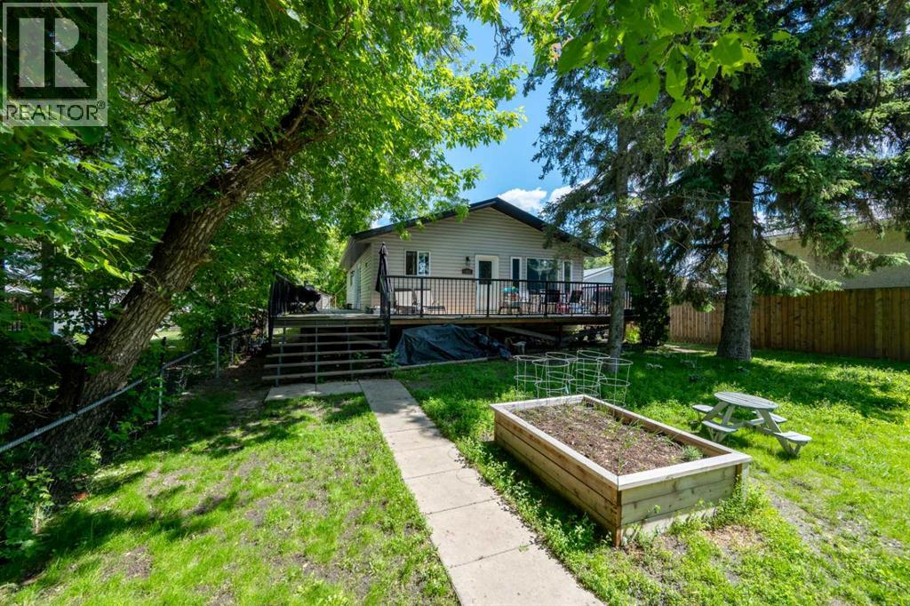 1022 10 Avenue - 1