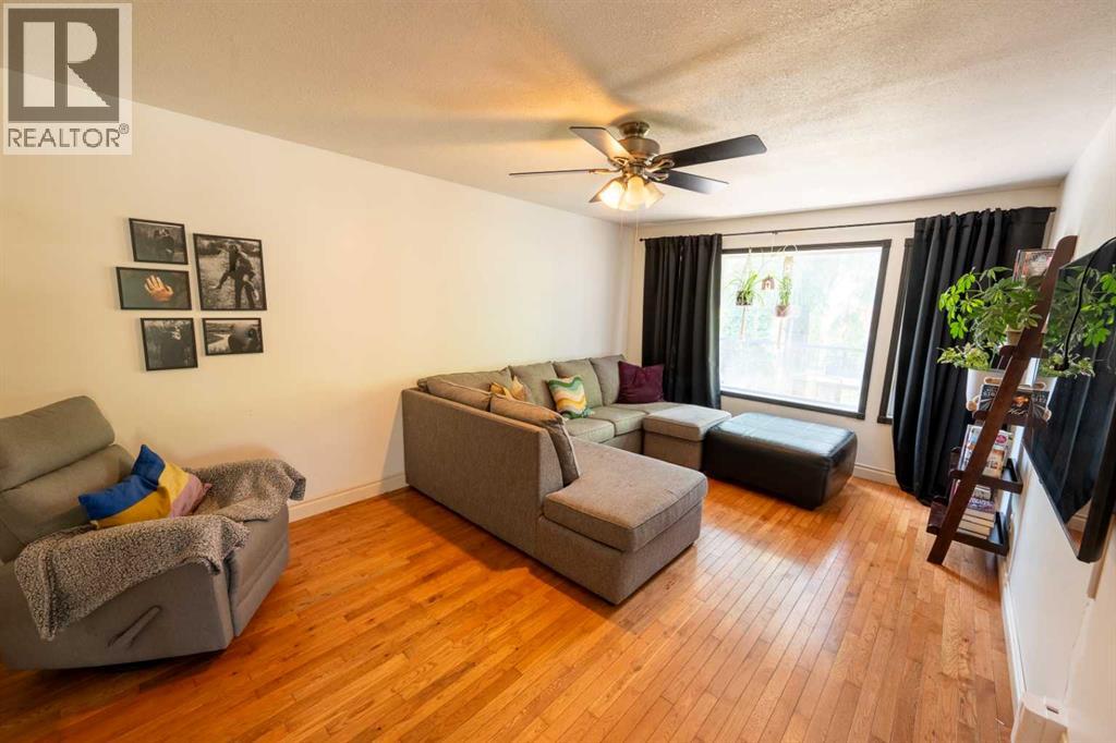 1022 10 Avenue - 8