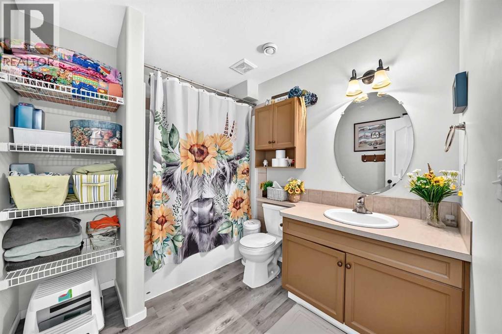 4 piece bath downstairs