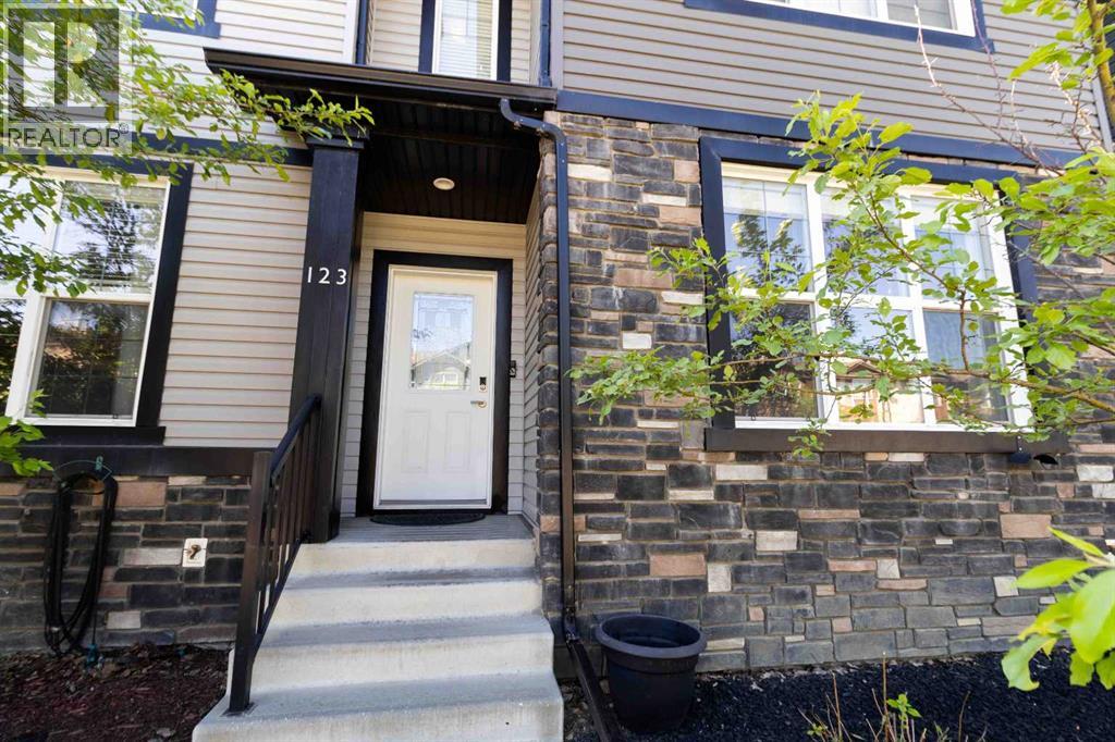 123 Sandpiper Road, Fort McMurray