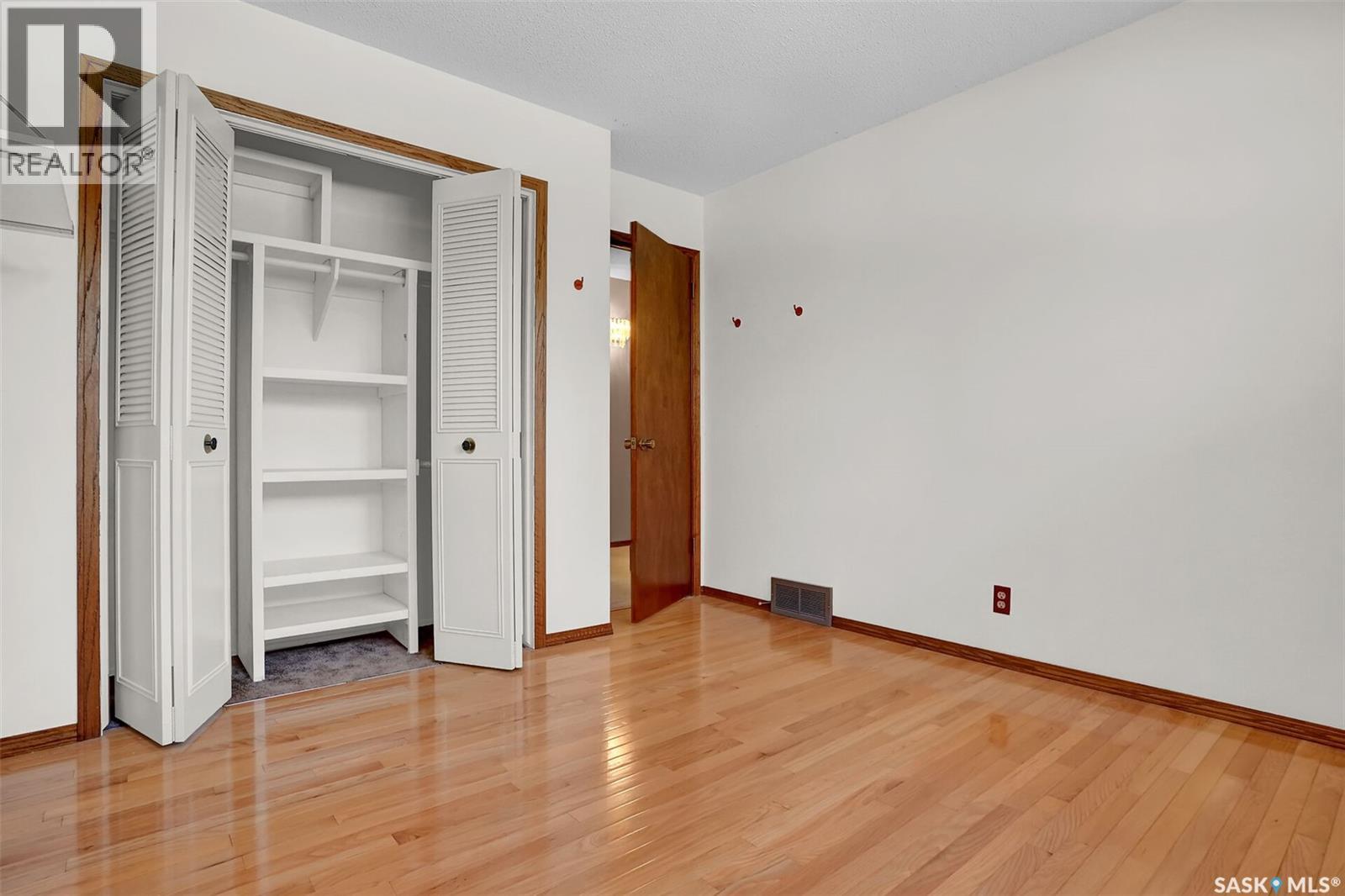 4 Groome AVENUE - 34