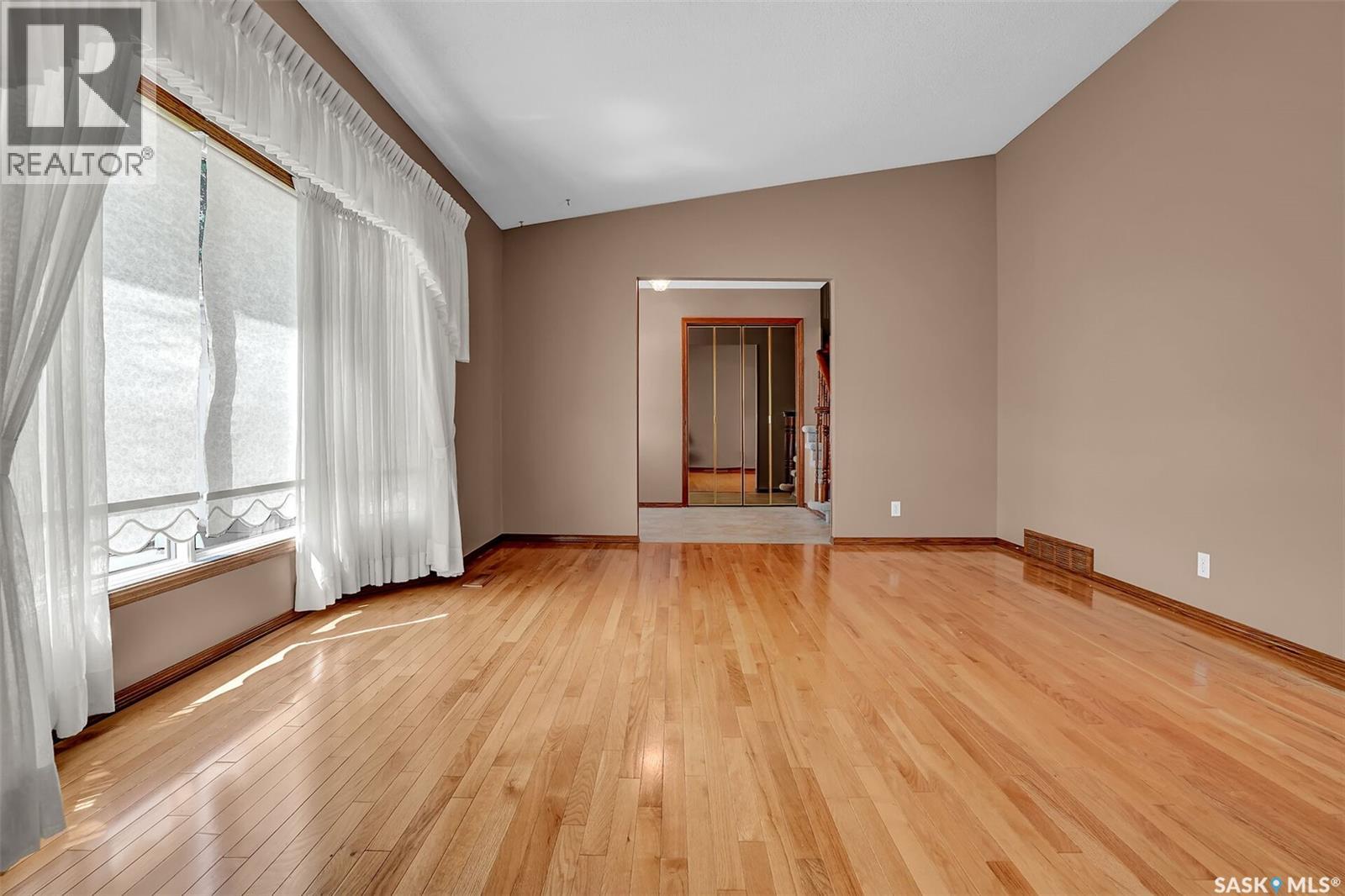 4 Groome AVENUE - 6