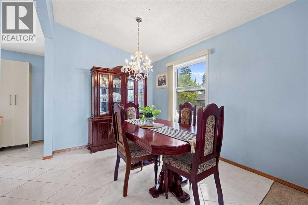 452 Manora Way NE - 13