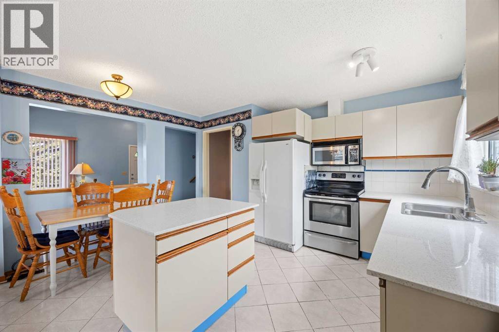 452 Manora Way NE - 19
