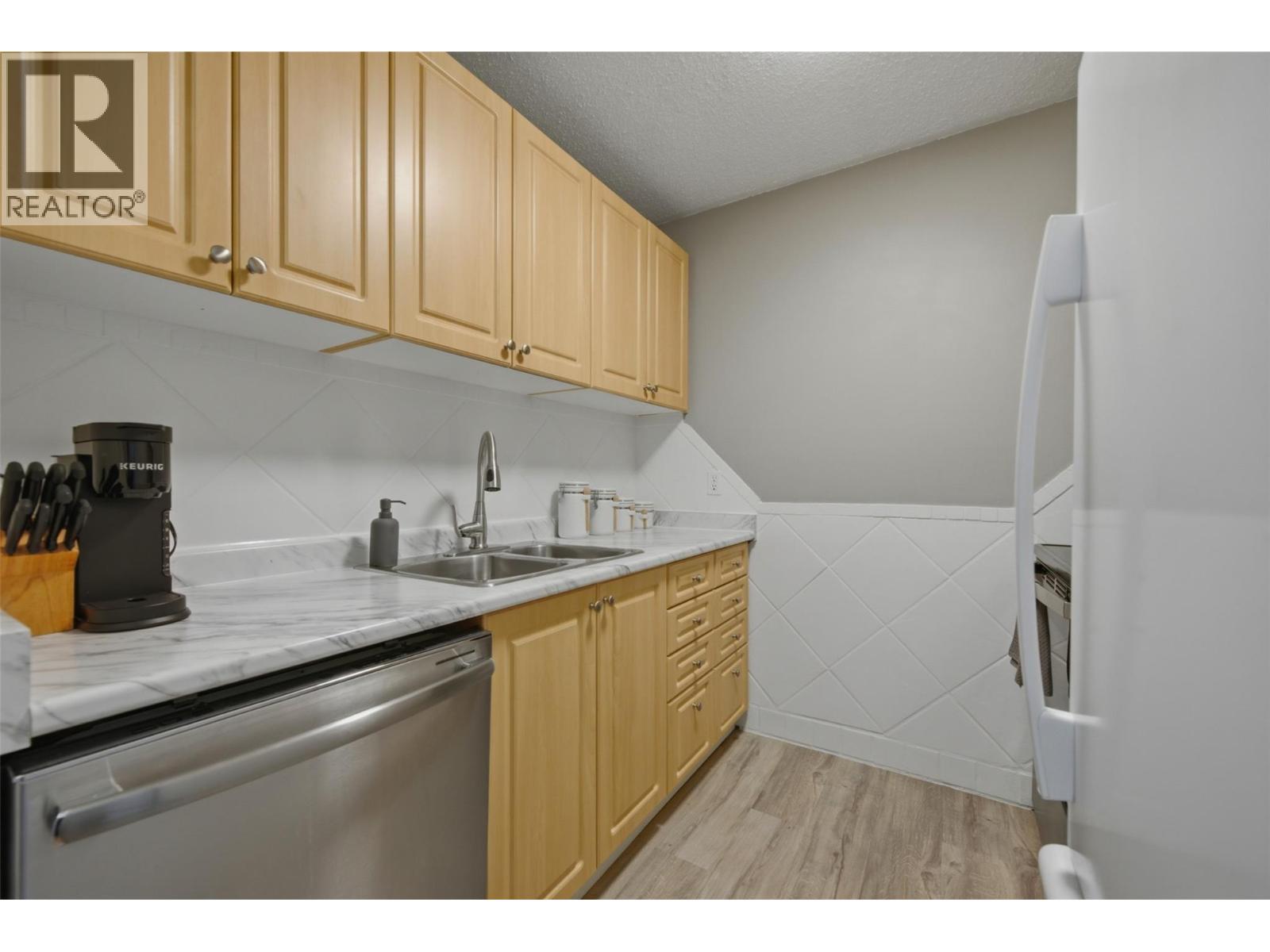 #33 3800 40 Avenue - 11