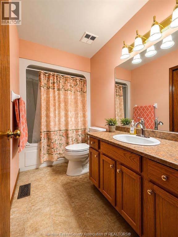 1637 ST. CLAIR AVENUE - 12