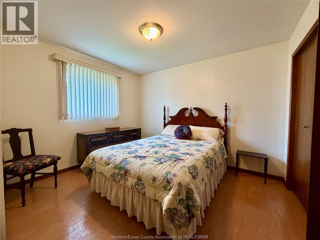 1637 ST. CLAIR AVENUE - 14