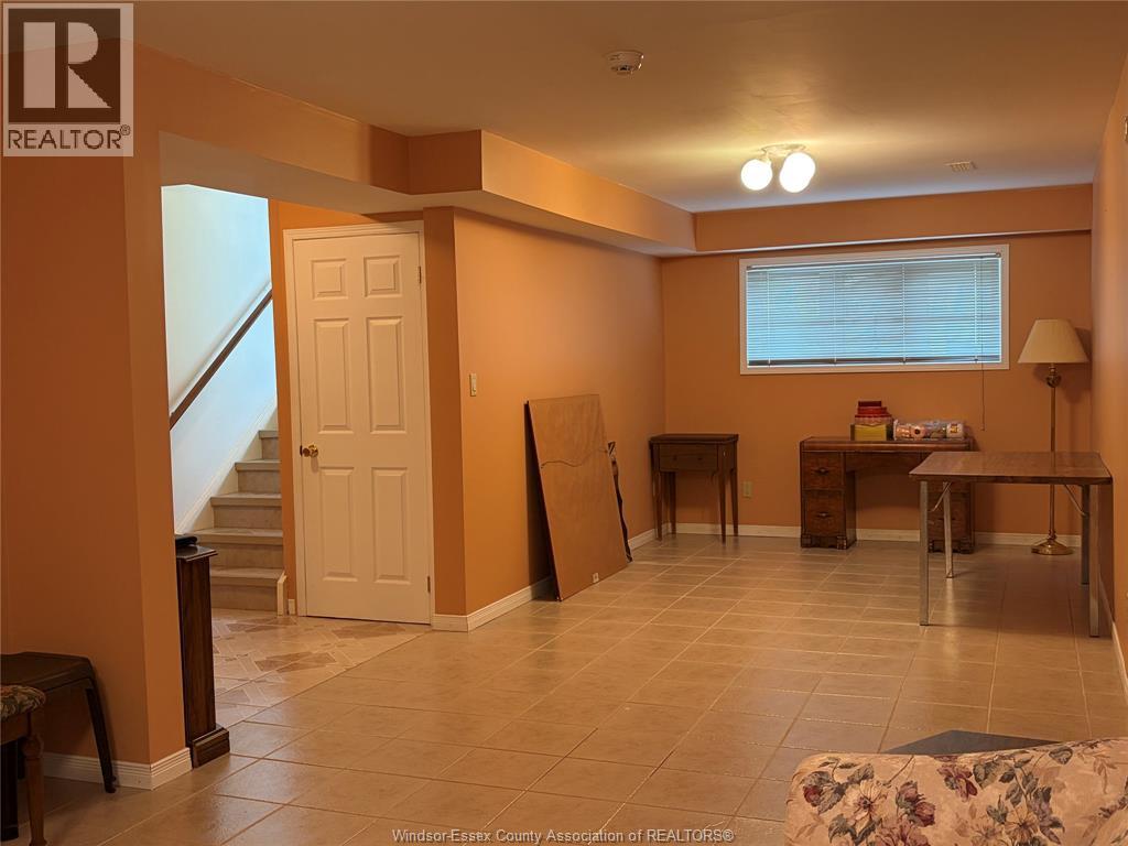 1637 ST. CLAIR AVENUE - 21