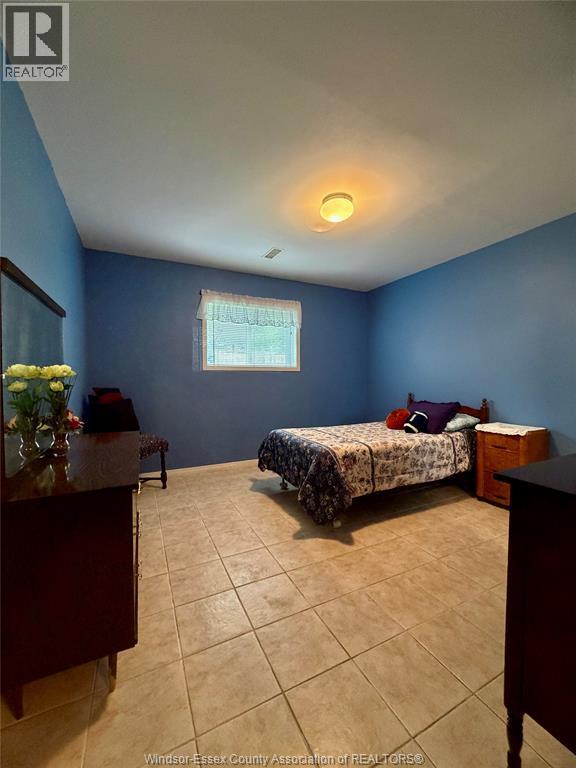 1637 ST. CLAIR AVENUE - 25