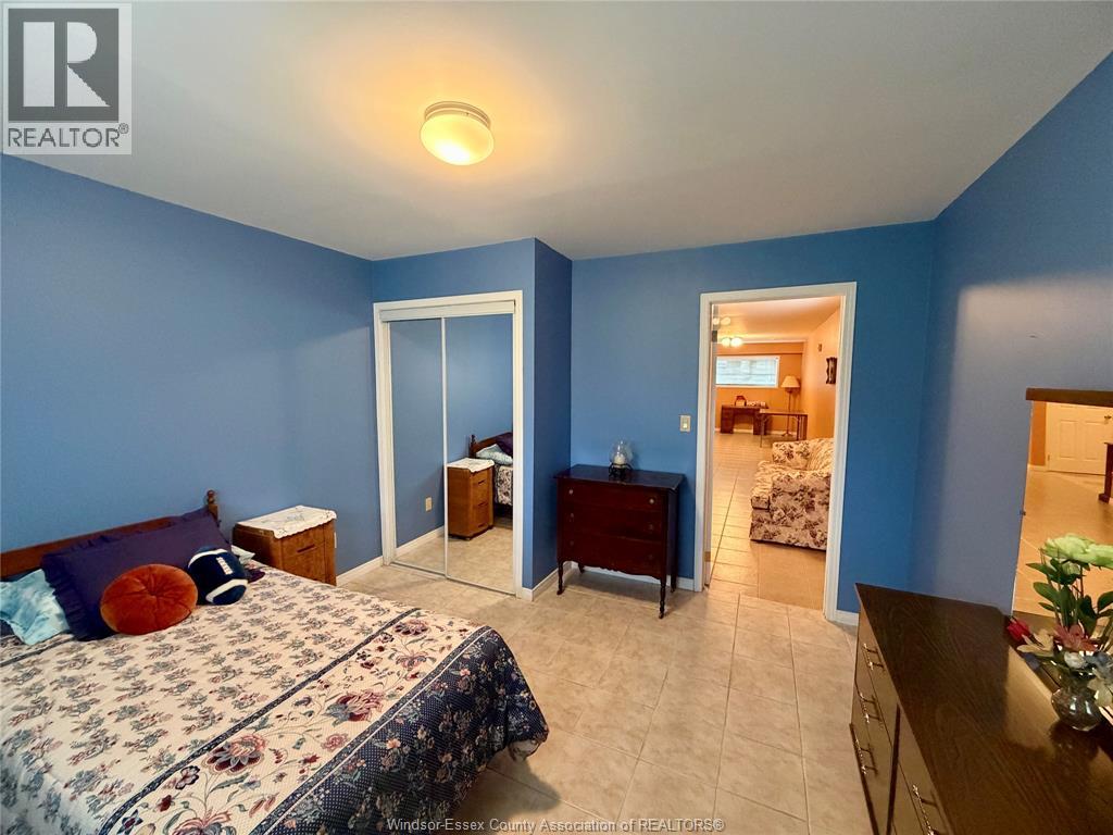 1637 ST. CLAIR AVENUE - 26