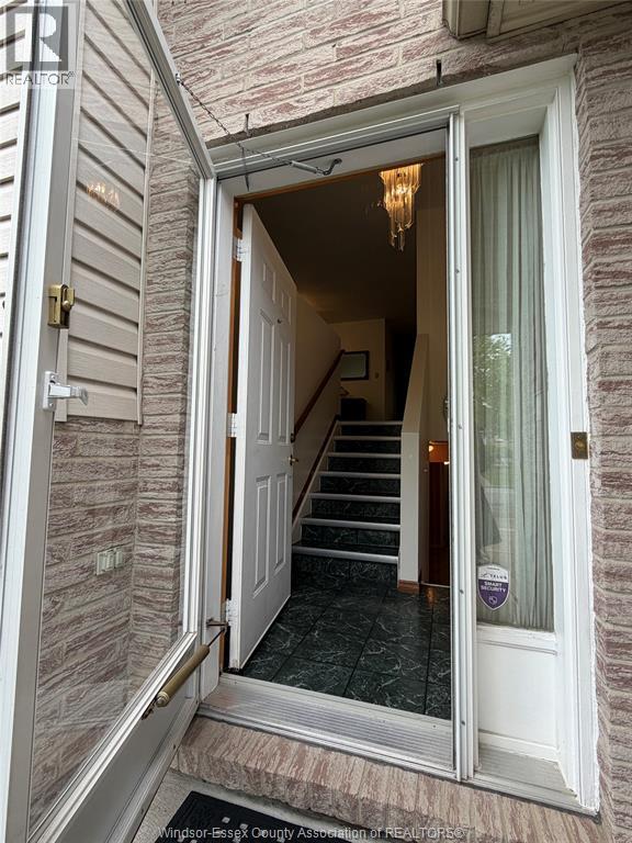 1637 ST. CLAIR AVENUE - 3