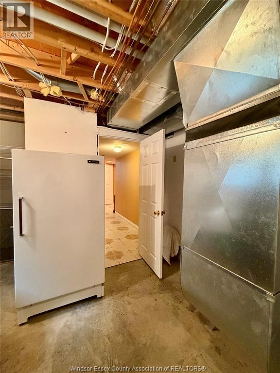 1637 ST. CLAIR AVENUE - 30