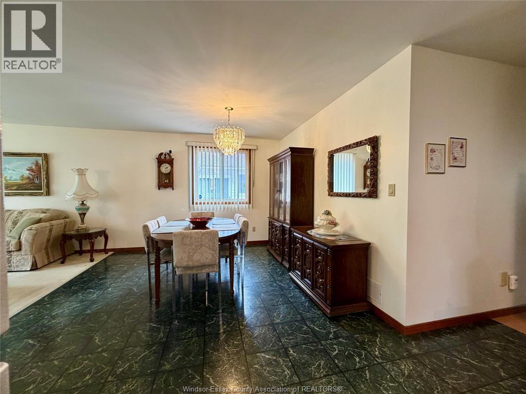 1637 ST. CLAIR AVENUE - 7