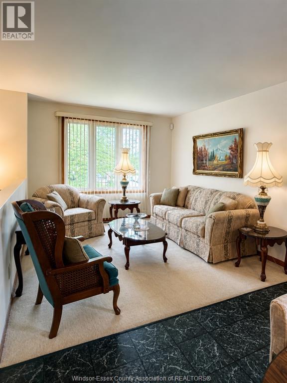1637 ST. CLAIR AVENUE - 9