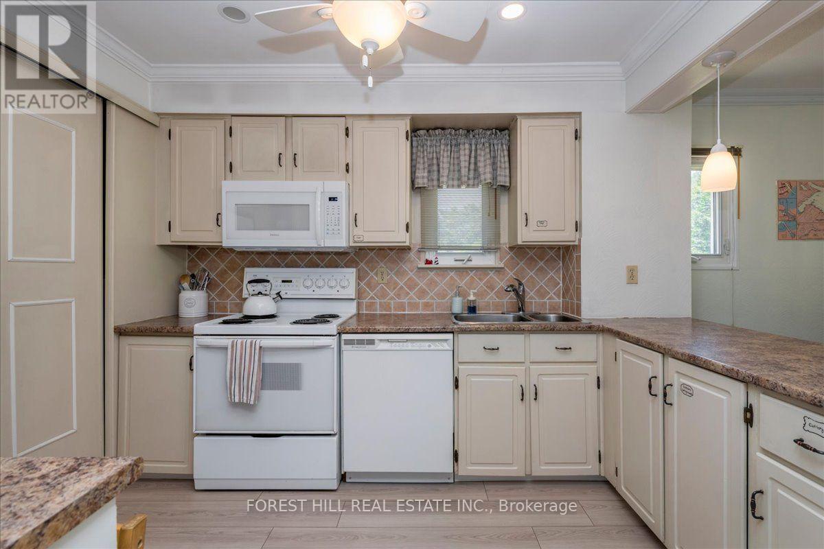 #27 4 PARADISE BOULEVARD - Image 6