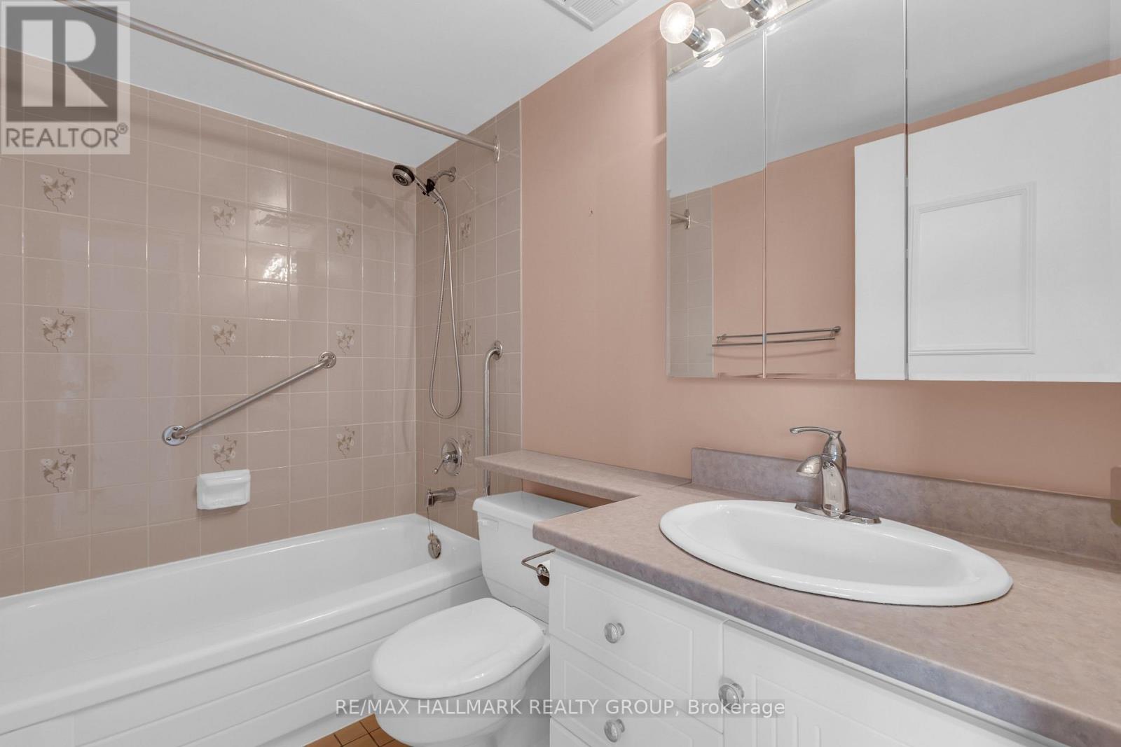 401 – 200 LAFONTAINE AVENUE E, Ottawa. Luxury613. By Peter Sagos - Image 18