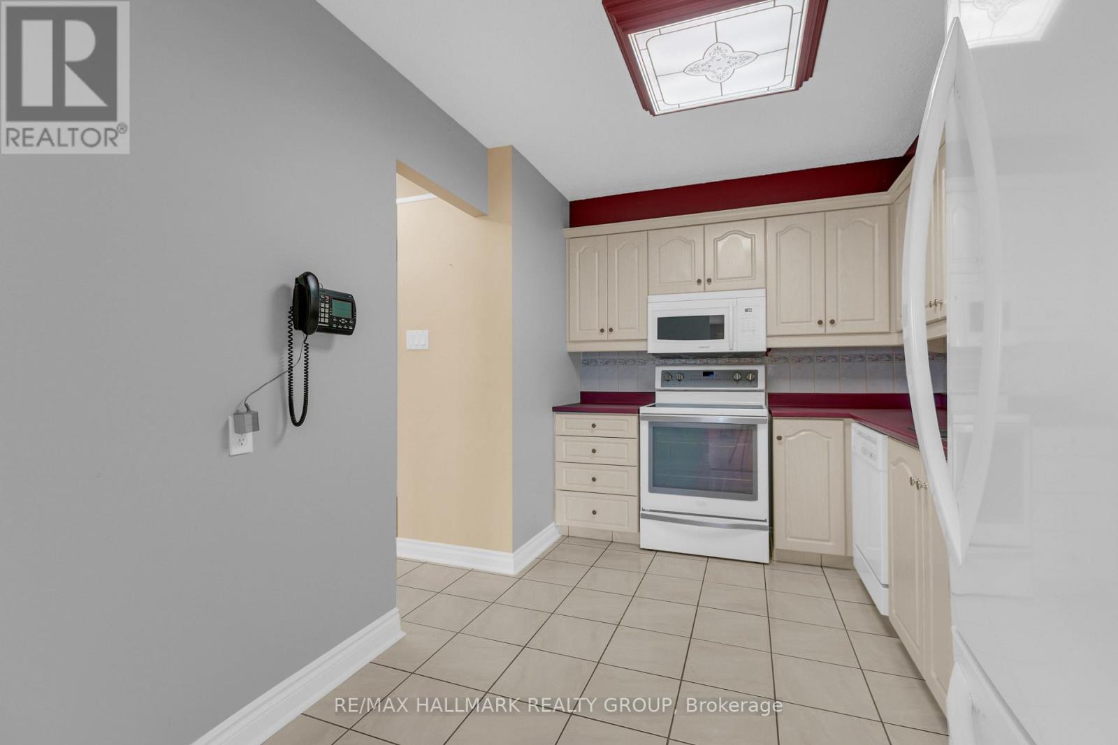 401 – 200 LAFONTAINE AVENUE E, Ottawa. Luxury613. By Peter Sagos - Image 19