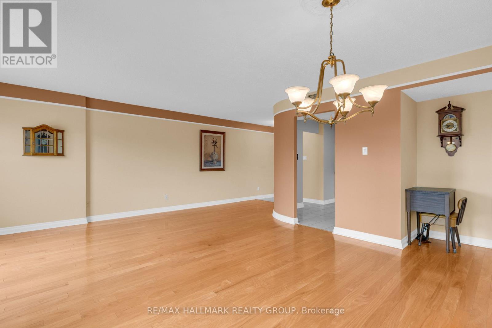 401 – 200 LAFONTAINE AVENUE E, Ottawa. Luxury613. By Peter Sagos - Image 9