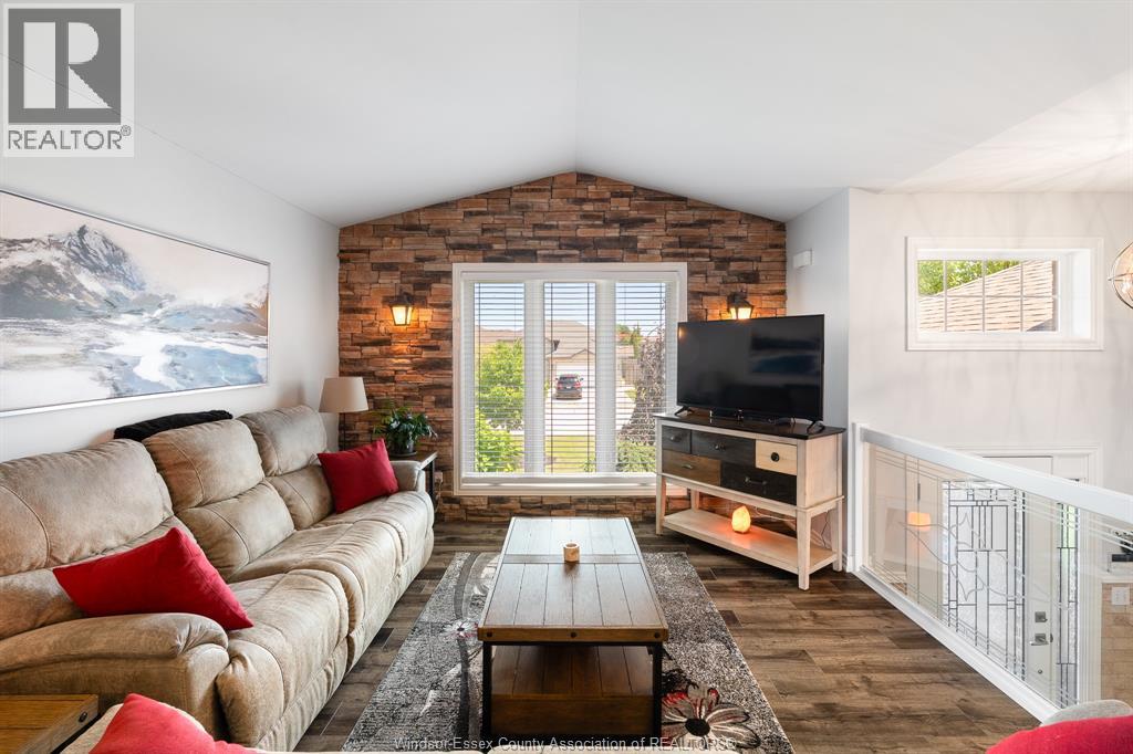 1040 KING LOUIS STREET - Image 4