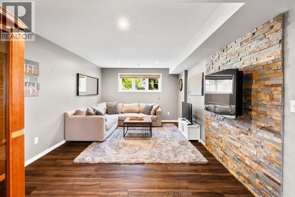 1040 KING LOUIS STREET - Image 22