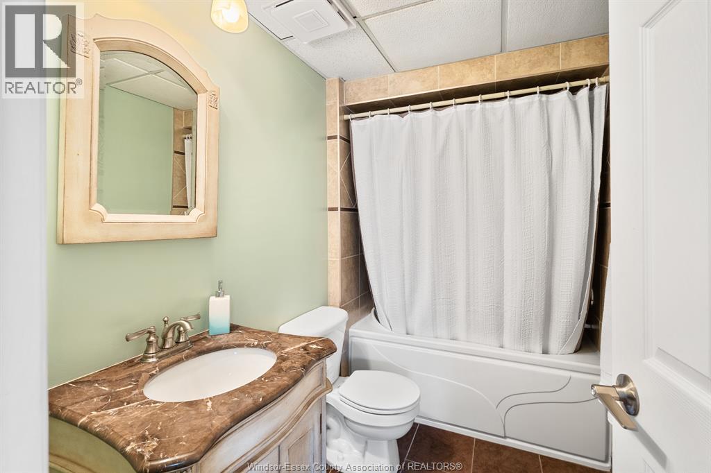 1040 KING LOUIS STREET - Image 30