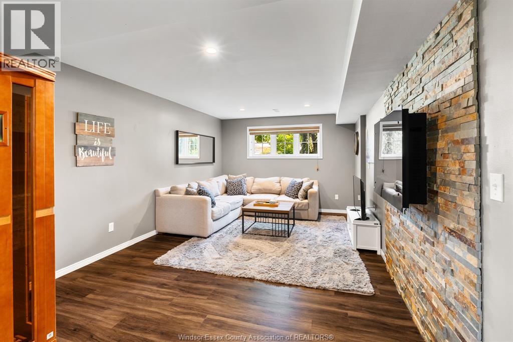 1040 KING LOUIS STREET - Image 21