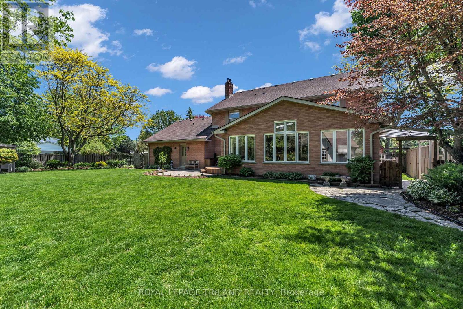 26 NORTHCREST DRIVE - 34