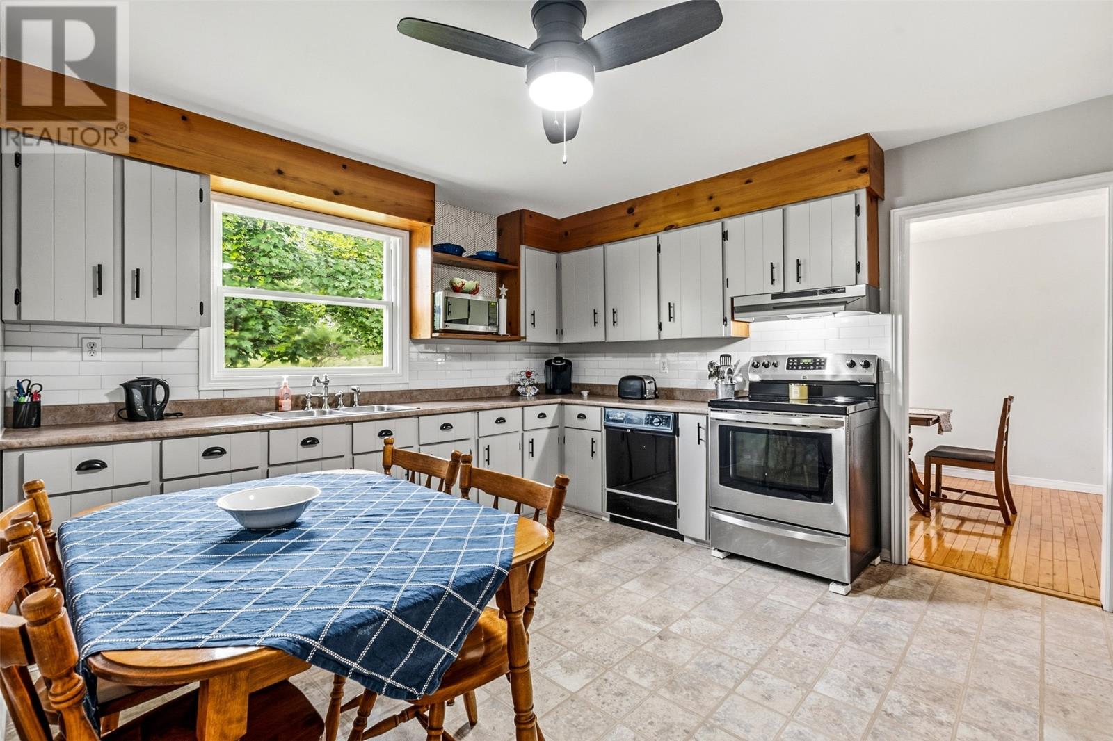 1368 Thorburn Road - 18