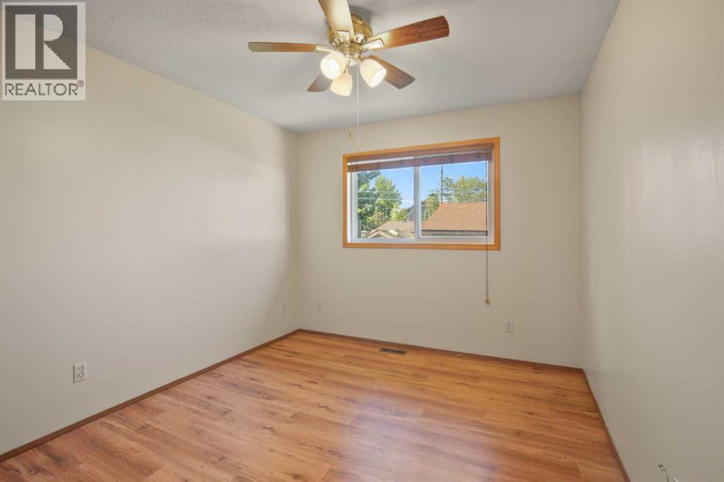 4833 49 Street - 20