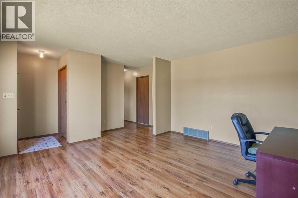 4833 49 Street - 11