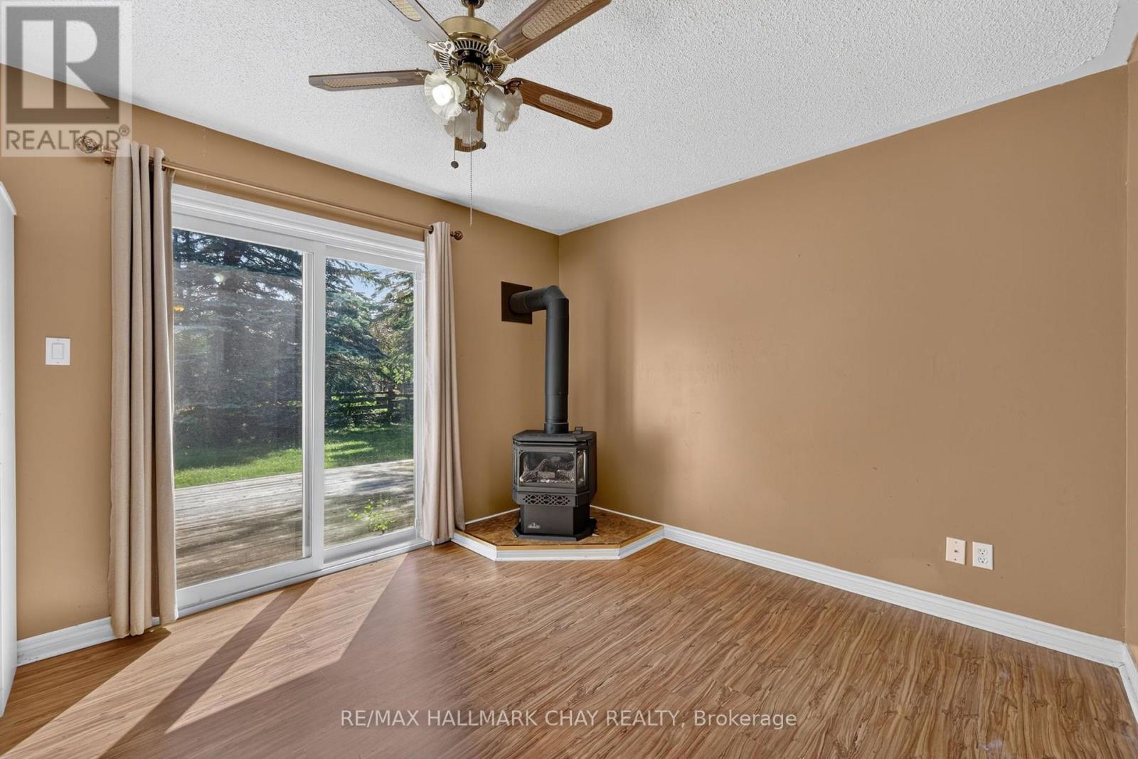 23 PINE PARK BOULEVARD - 11