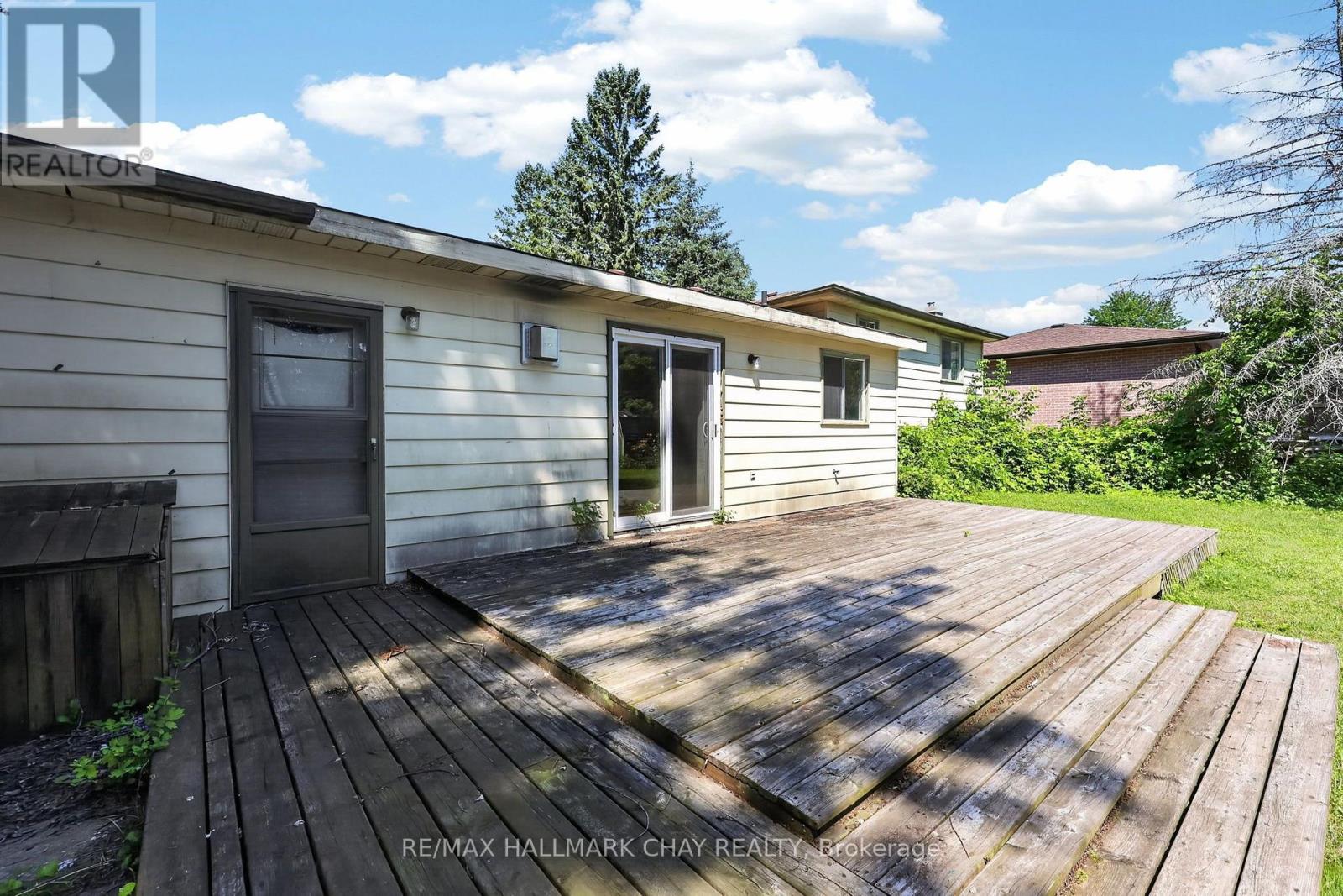 23 PINE PARK BOULEVARD - 27