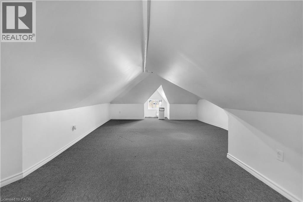 60 BERKLEY Road - Image 25