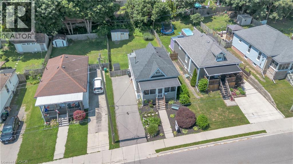 60 BERKLEY Road - Image 36