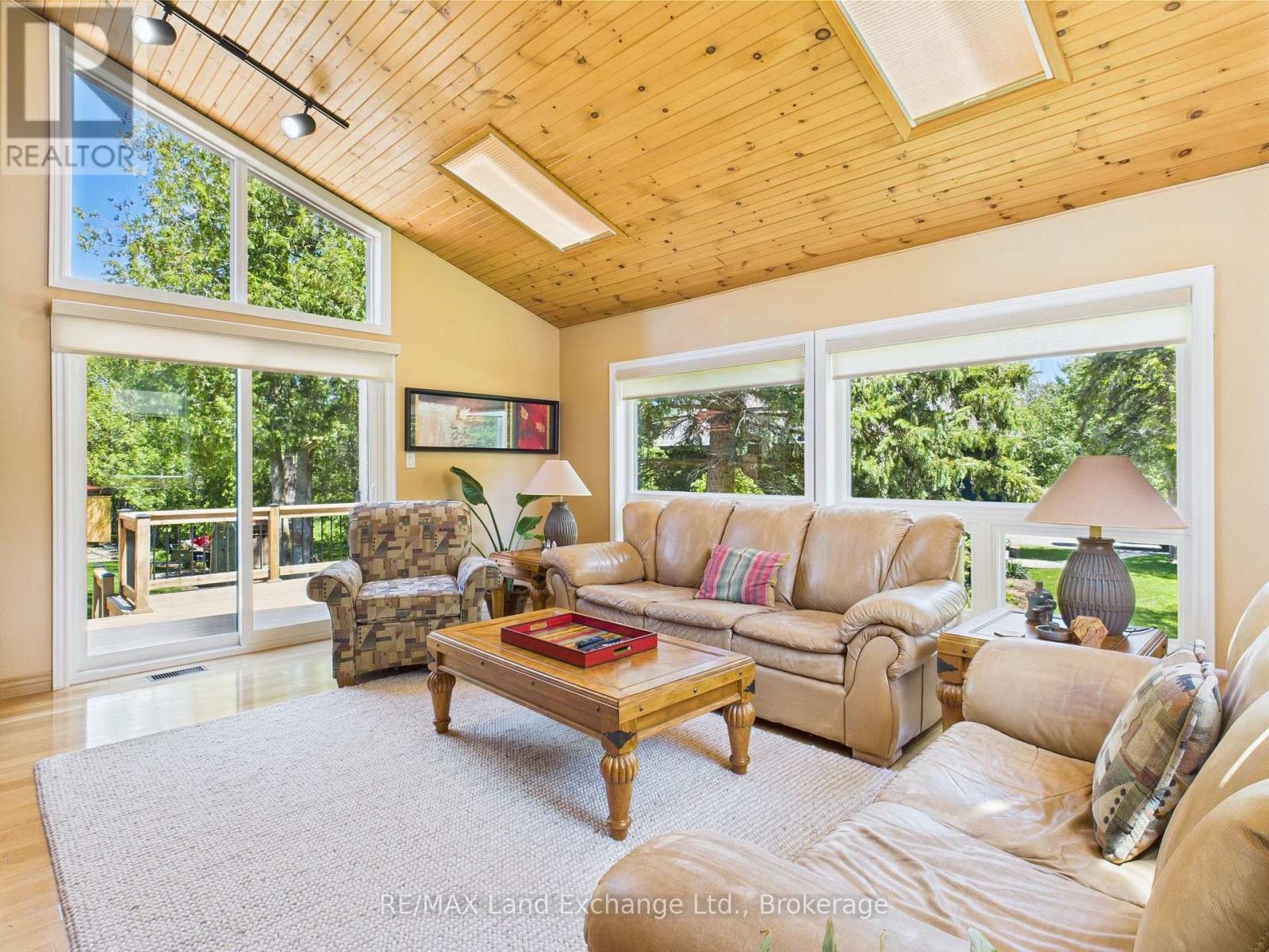 40 EASTWOOD CRESCENT - 12