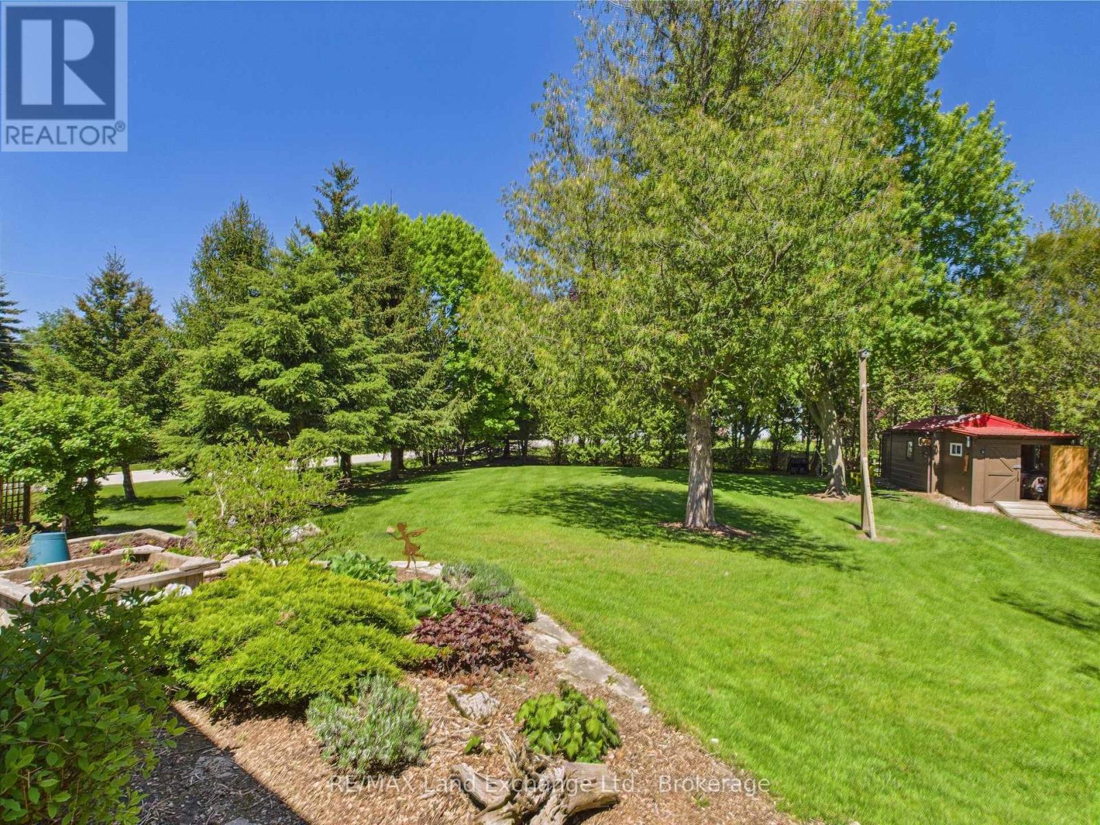 40 EASTWOOD CRESCENT - 26