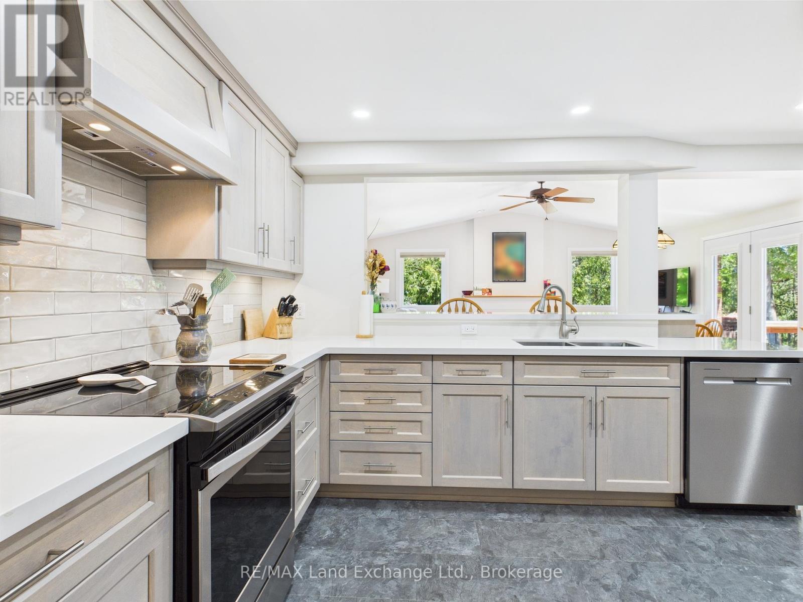 40 EASTWOOD CRESCENT - 8