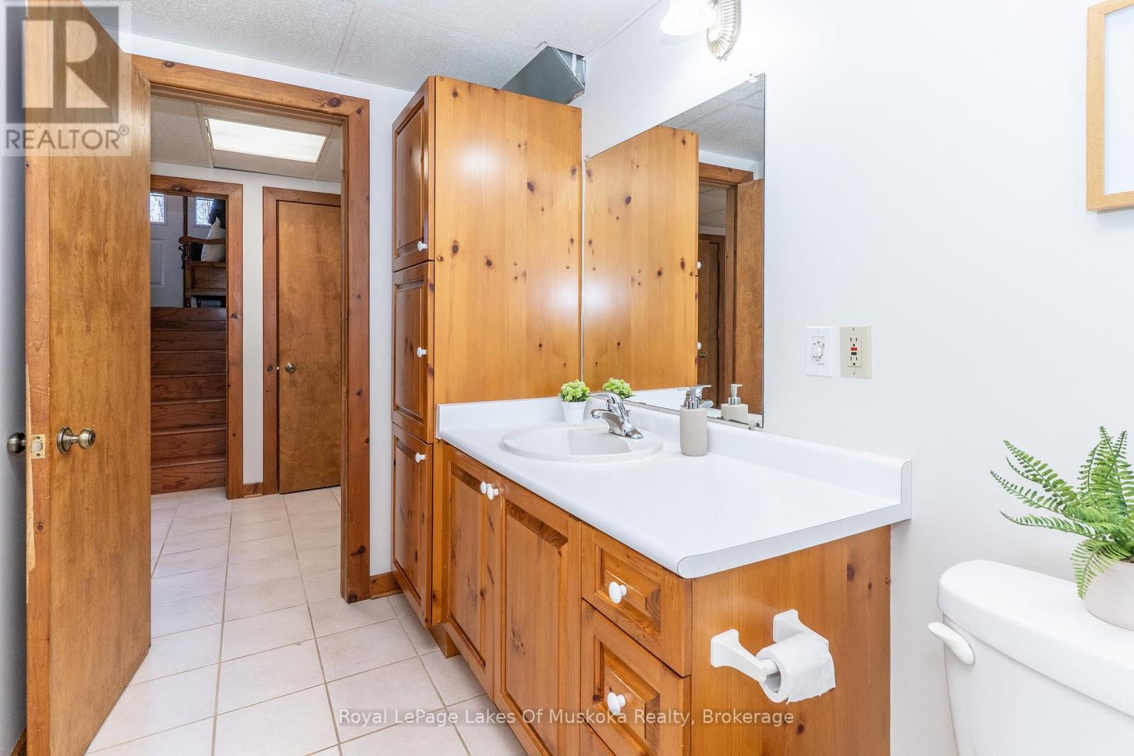 22 DUKE STREET - 26