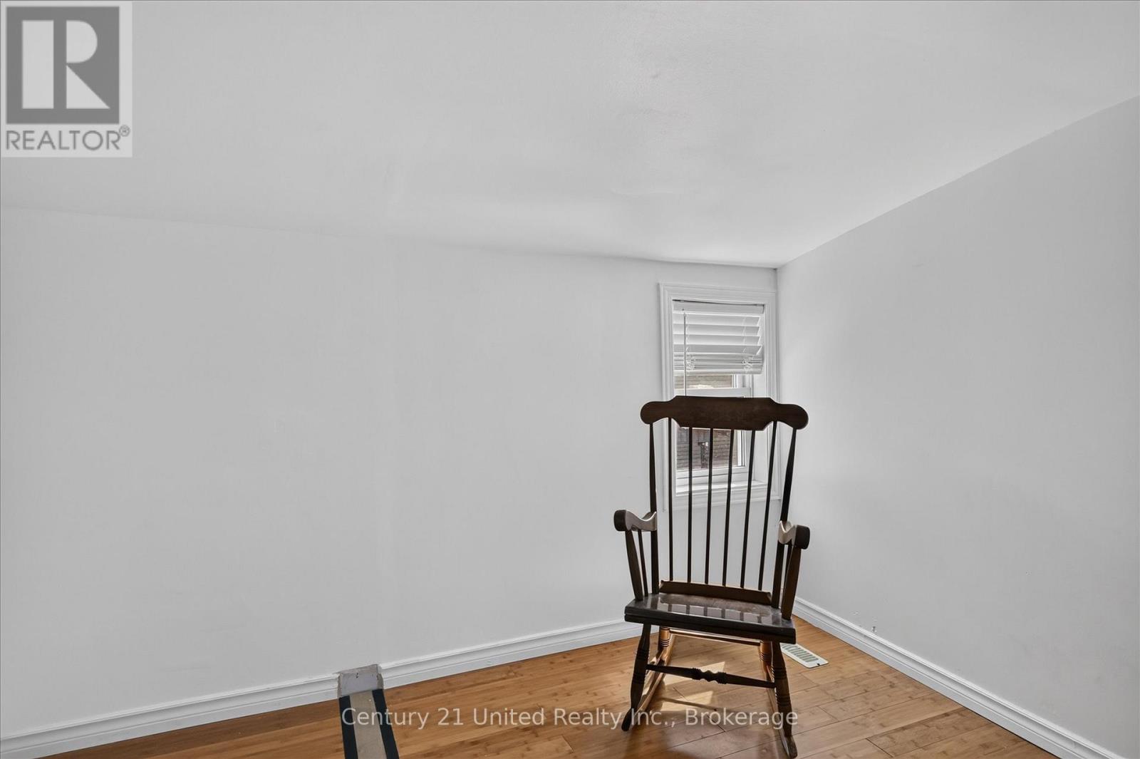 688 ST MARYS STREET - 34