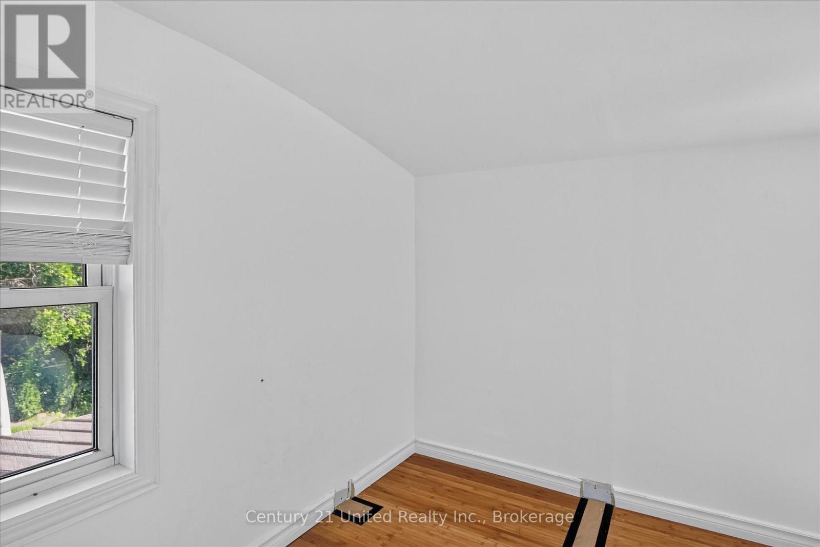 688 ST MARYS STREET - 35